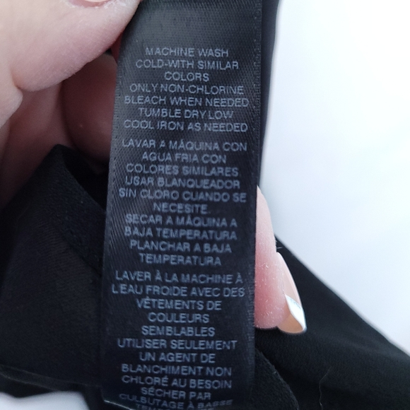 WHITE HOUSE BLACK MARKET Women's Black Sleeveless Top With Keyhole Back Size 2 - Picture 11 of 12